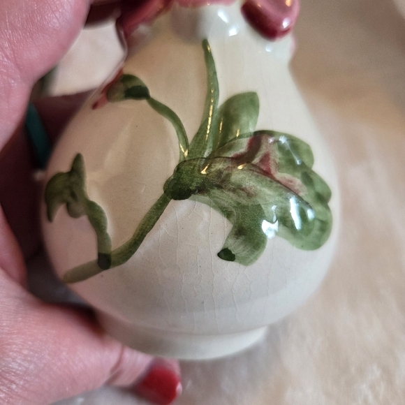 Vintage Ceramic Handpainted Embossed  Pink Flower Floral Salt Pepper Shakers - Picture 7 of 12